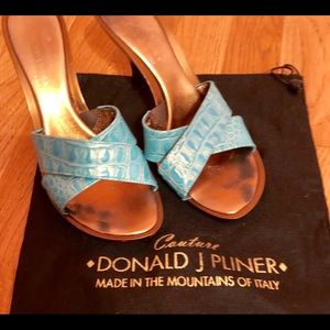 DONALD PLINER TURQUOISE SANDALS